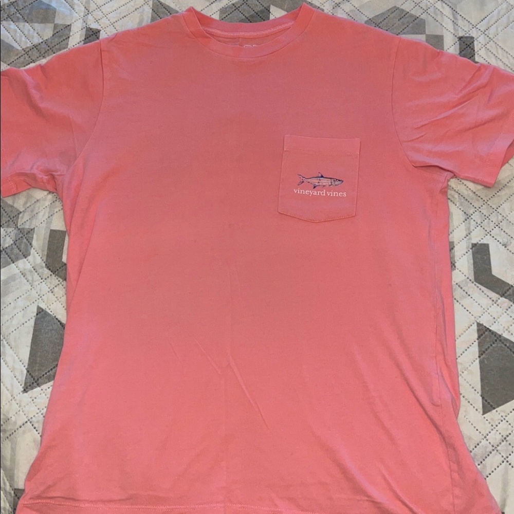 Vineyard vines pocket Tshirt